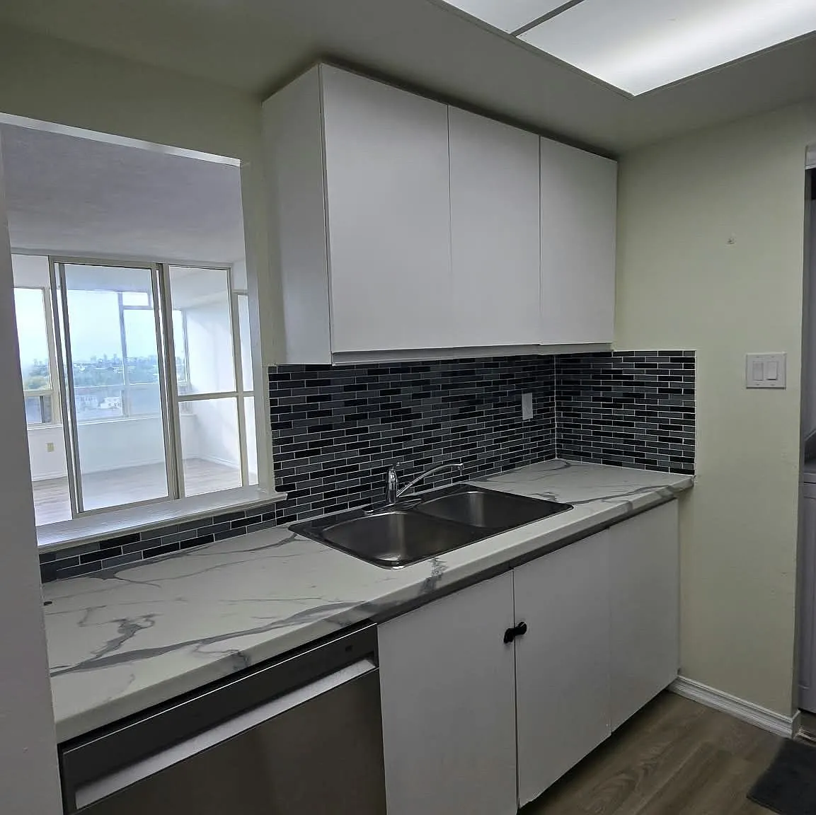 2 bed, $2,300 — Photo 4