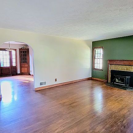 5th image of 2601 S 15th St