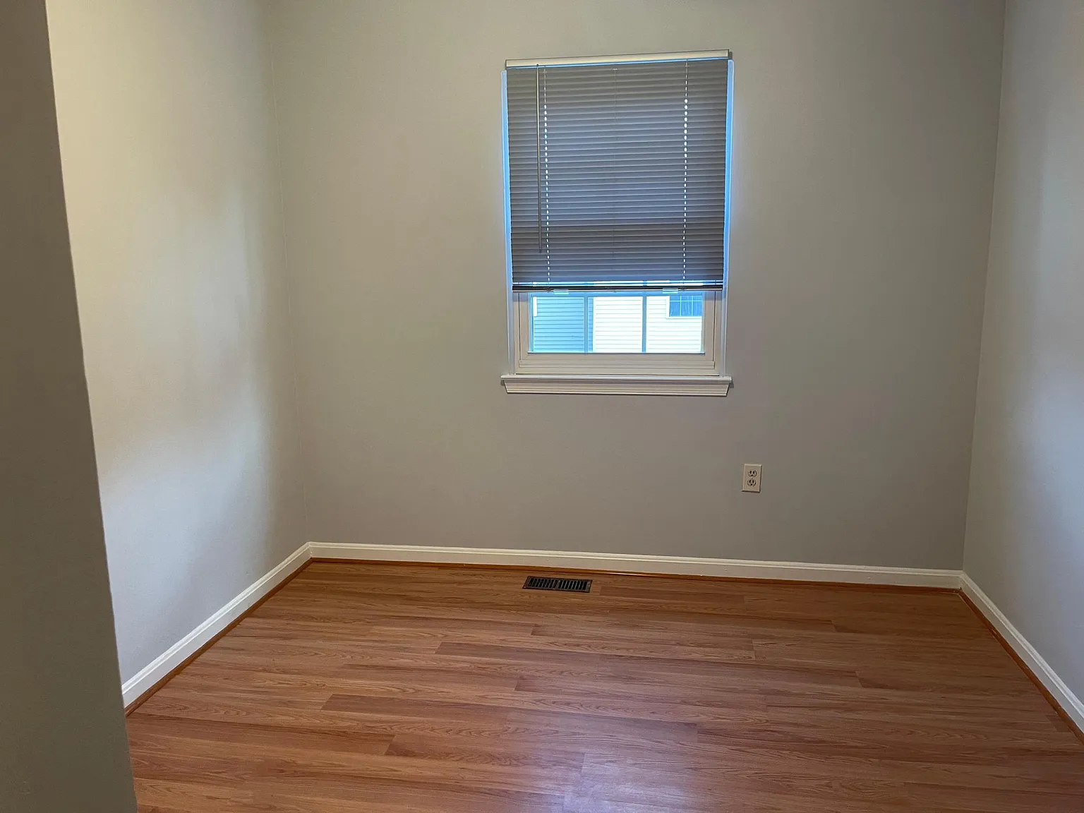 1 bed, 1380 sqft, $700 — Photo 4