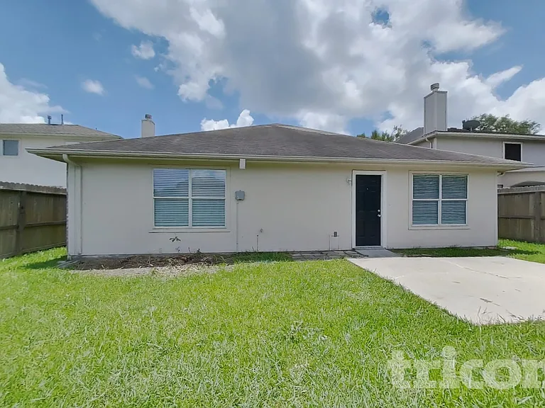 29418 Fox River Dr — Photo 17