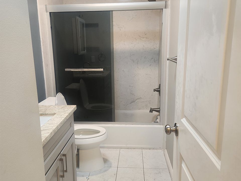 2nd image of 141 Oakland Ave #B2