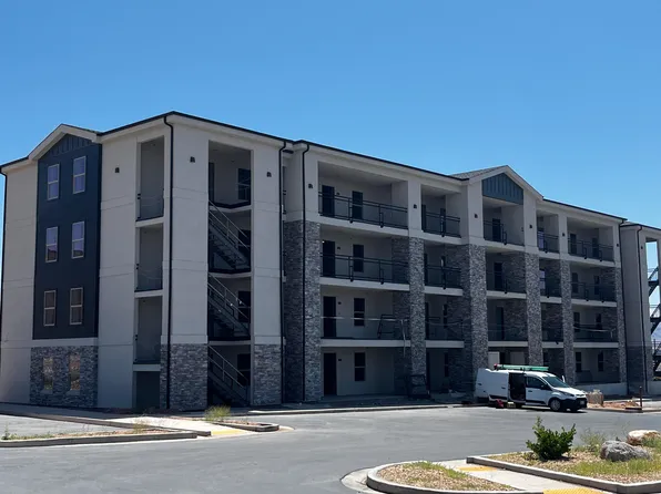 184 N Lone Rock Dr #404, Hurricane, UT 84737