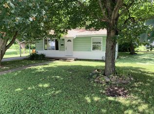 1202 Walnut St, Carthage, MO 64836