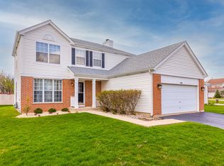 425 Hummingbird Ln, Bolingbrook, IL 60440