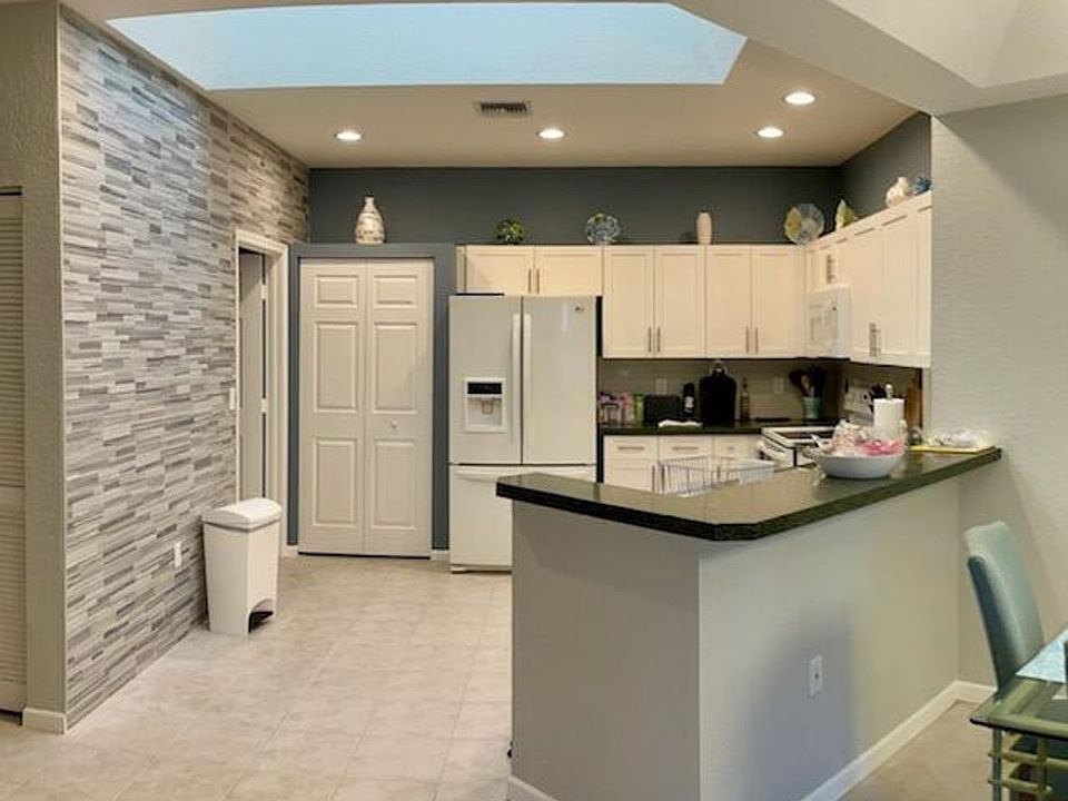 1st image of 12622 Crystal Pointe Dr APT D