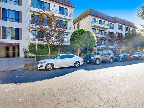 2nd image of 4454 Ventura Canyon Ave APT 207
