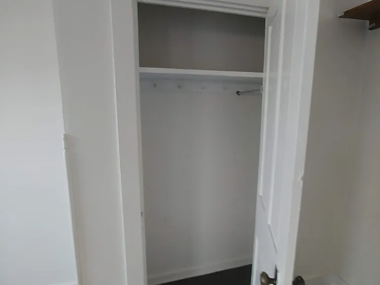 34 E Walnut St #C — Photo 5
