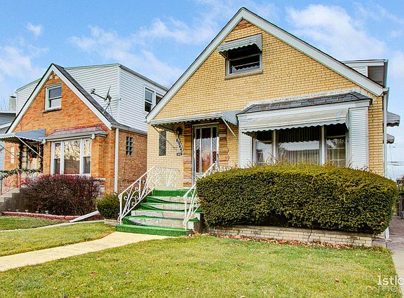 3rd image of 6944 W Wellington Ave
