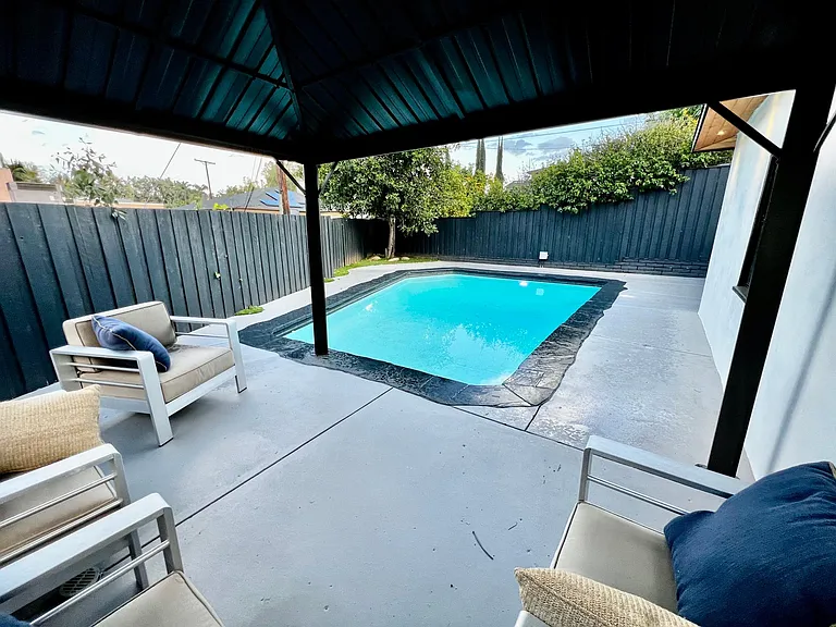 21360 Avenue San Luis — Photo 17