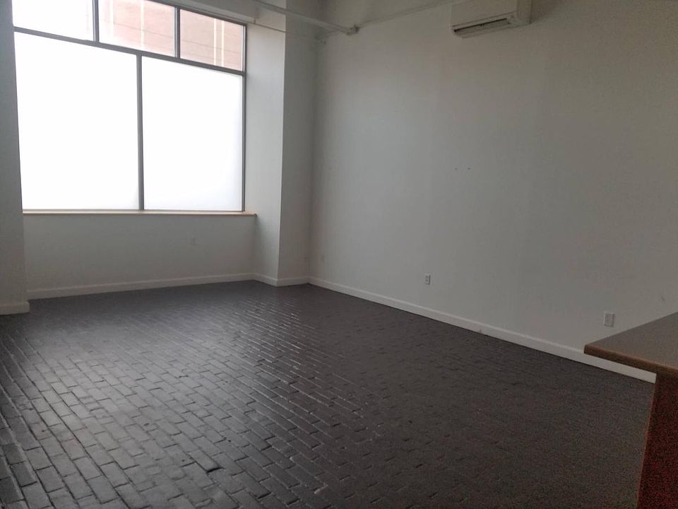 2nd image of 13 Washington Street # First Floor