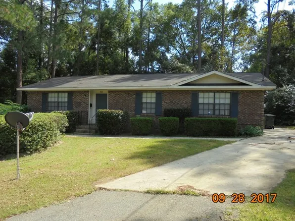 992 Smith St, Douglas, GA 31533