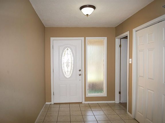 3rd image of 2117 E 1st St