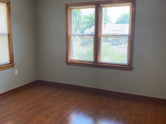 2nd image of 2117 NW Lake Ave