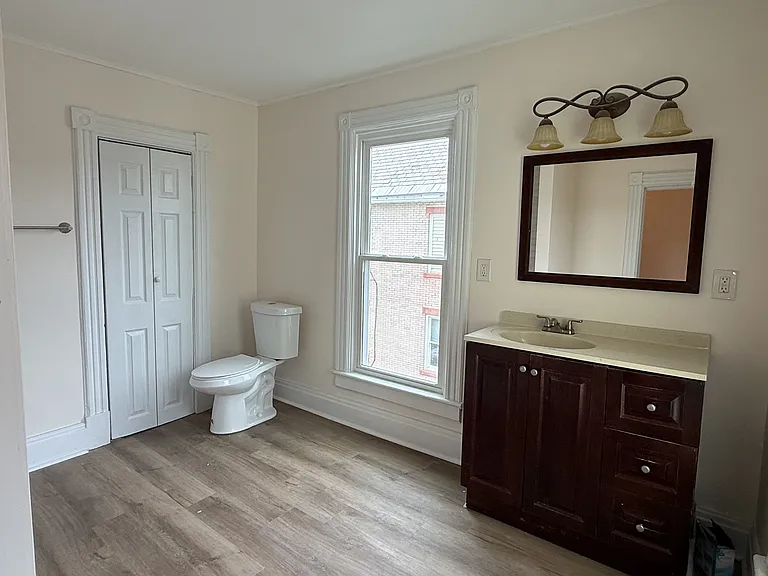 604 Park Ave — Photo 9