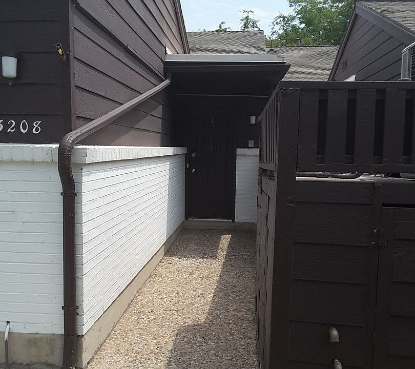 2nd image of 3208 Shadowbrook Cir Unit C