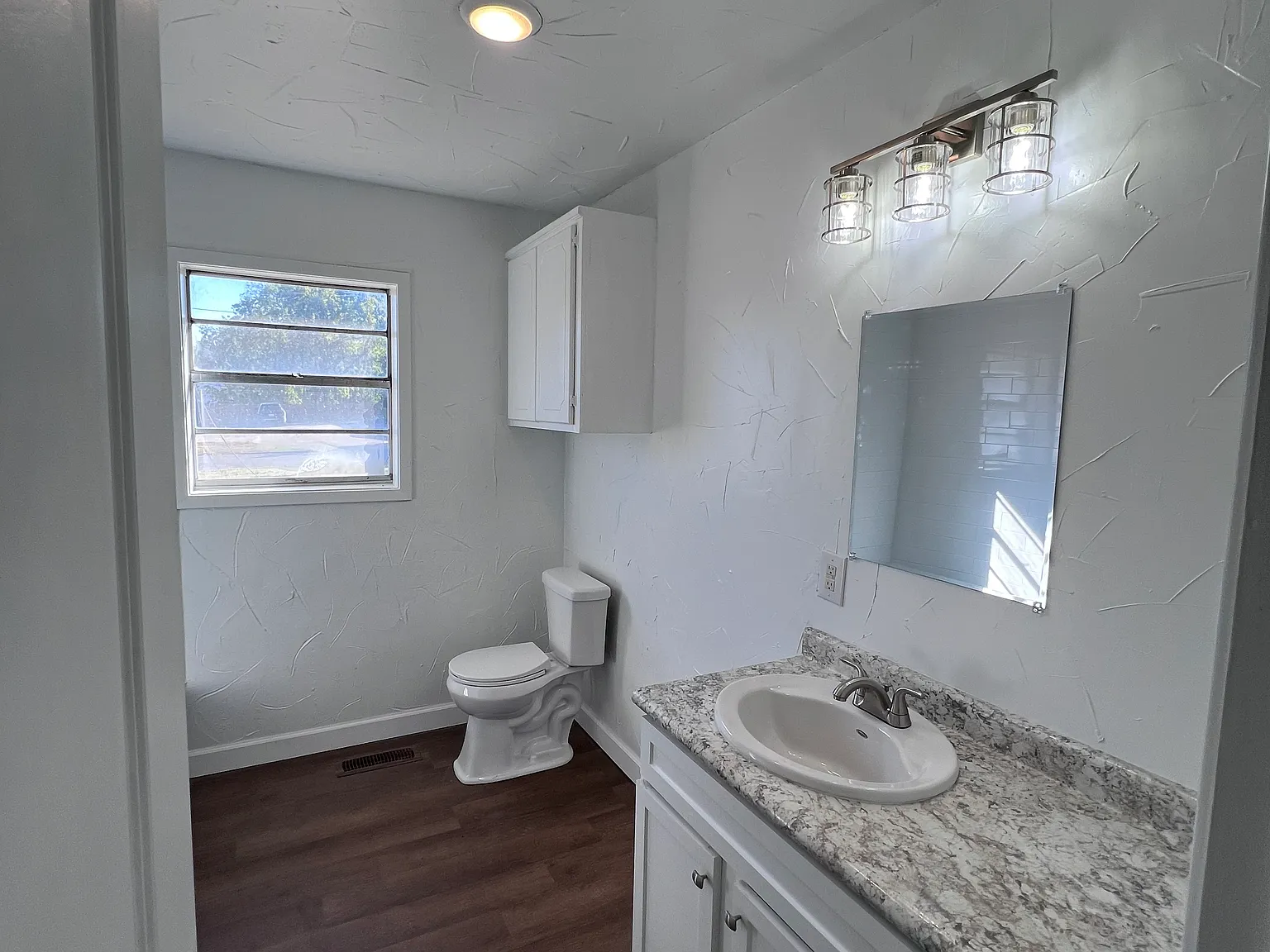 605 N Washington — Photo 4