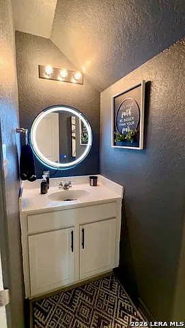 4 bed, 2.5 bath, 2241 sqft, $1,950 — Photo 4