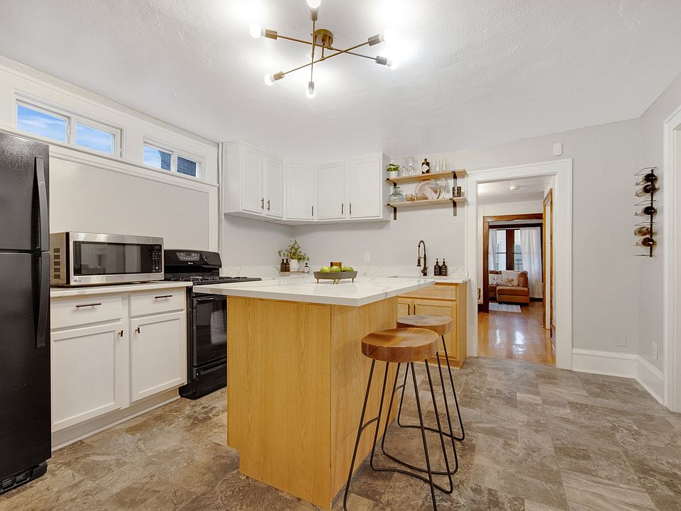 1st image of 1813 4th St NE #2