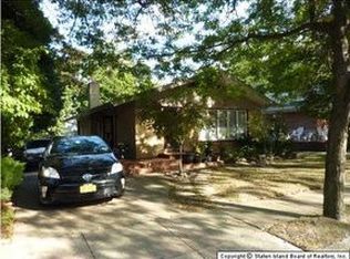 11 Norwood Ct, Staten Island, NY 10304