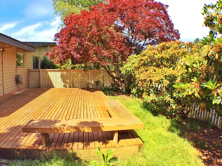 15220 NE 3rd Pl — Photo 21