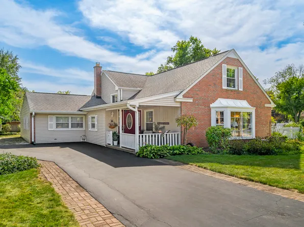 1901 E Cholo Ln, Mount Prospect, IL 60056