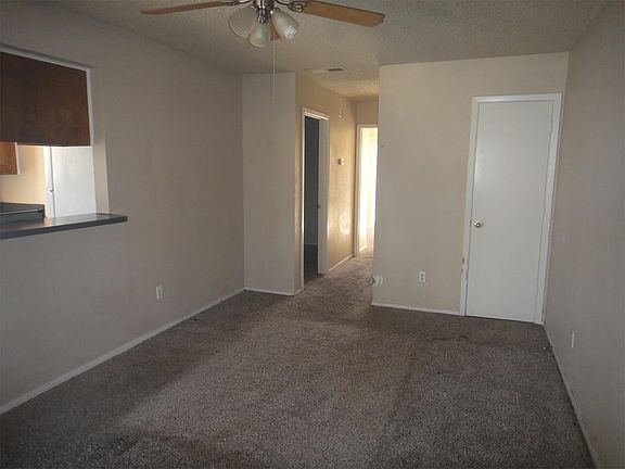 3rd image of 504 Kings Way Dr APT A
