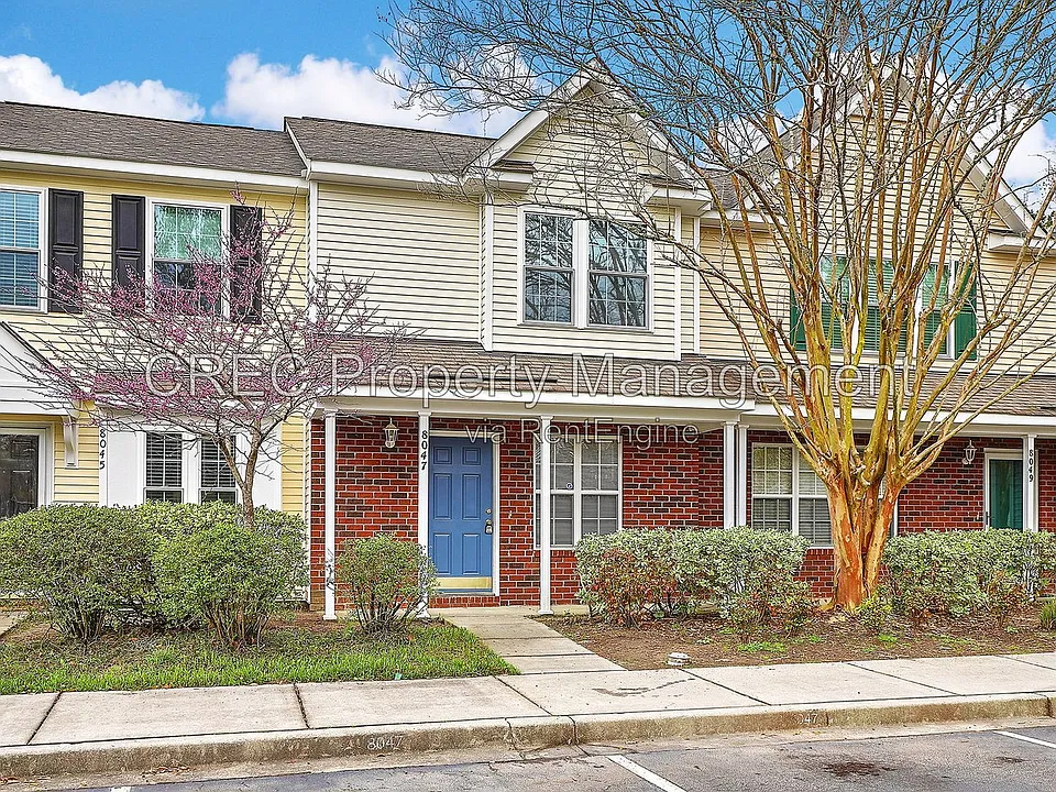 8047 Shadow Oak Dr