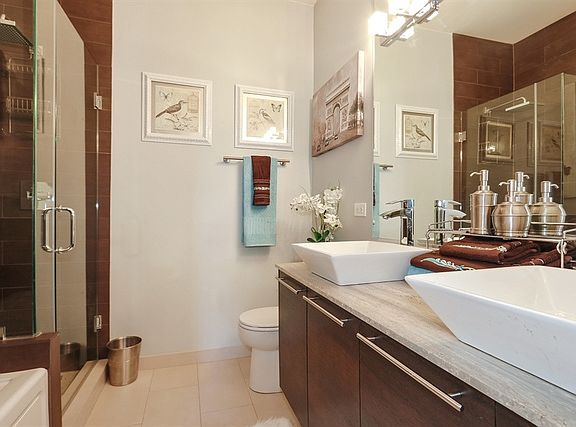 3rd image of 4918 S Indiana Ave #4N
