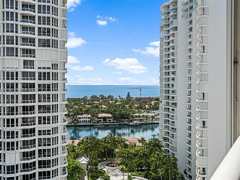 21055 Yacht Club Dr #1903 — Photo 31