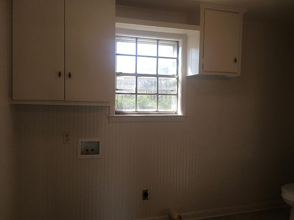 5th image of 1162 Woodlawn St