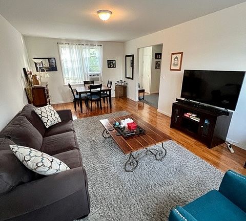 2nd image of 295 Broadway #B