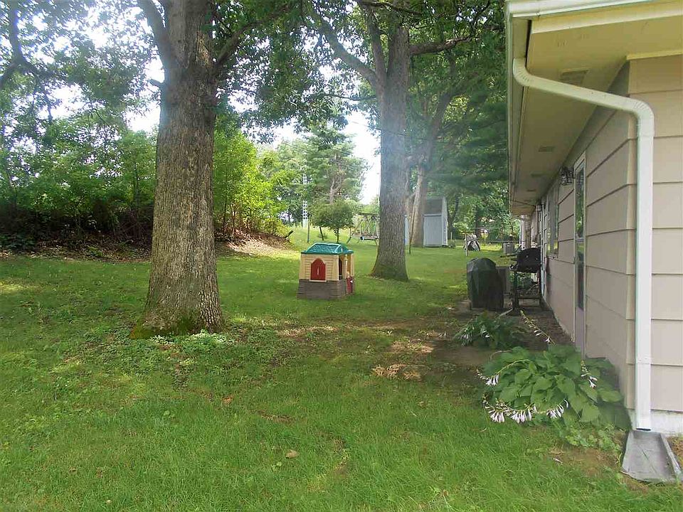 2nd image of 1002 Linda Ave