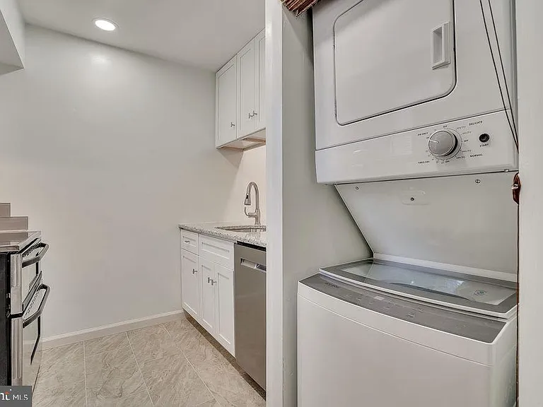 111 Park Pl — Photo 17