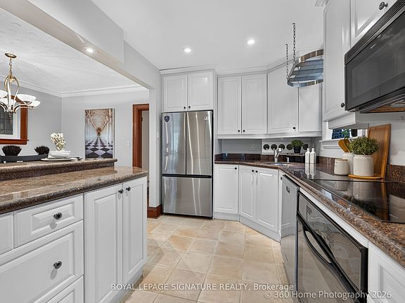 3rd image of 344 Cranbrooke Ave