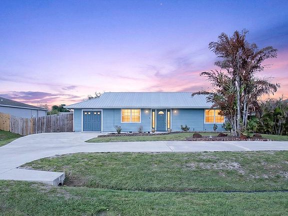 2nd image of 1146 SW Del Rio Boulevard