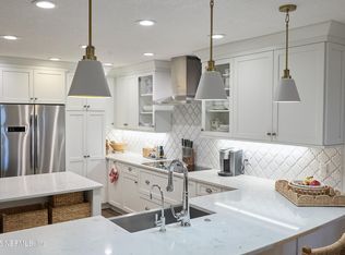 10 10th St APT 7, Atlantic Beach, FL 32233