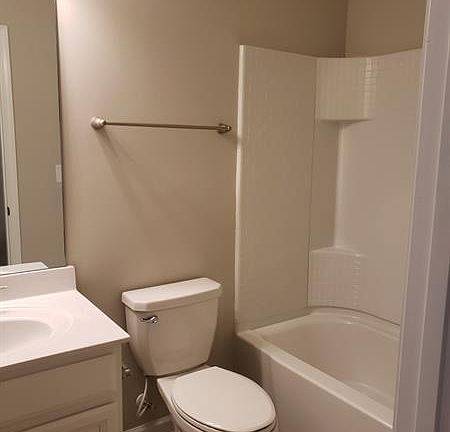 4th image of 531 Sunset Park Dr