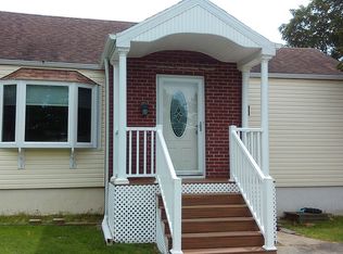 100 Eimer St, Patchogue, NY 11772