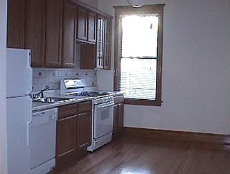 4th image of 1936 N Sheffield Ave APT 2R