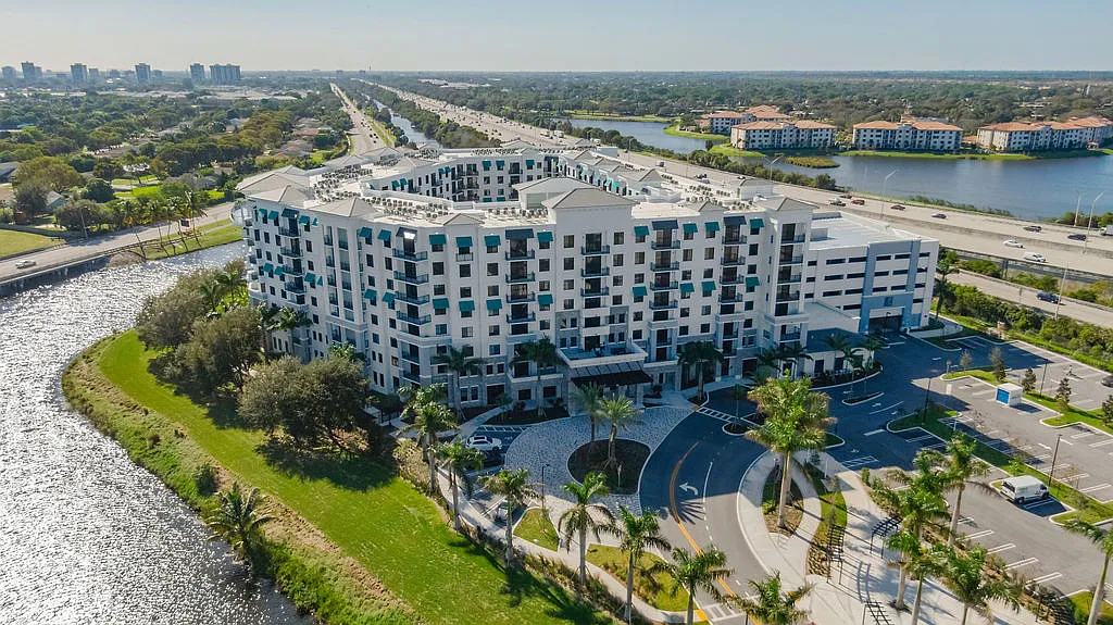 Riverstone Palm Beach — Photo 1