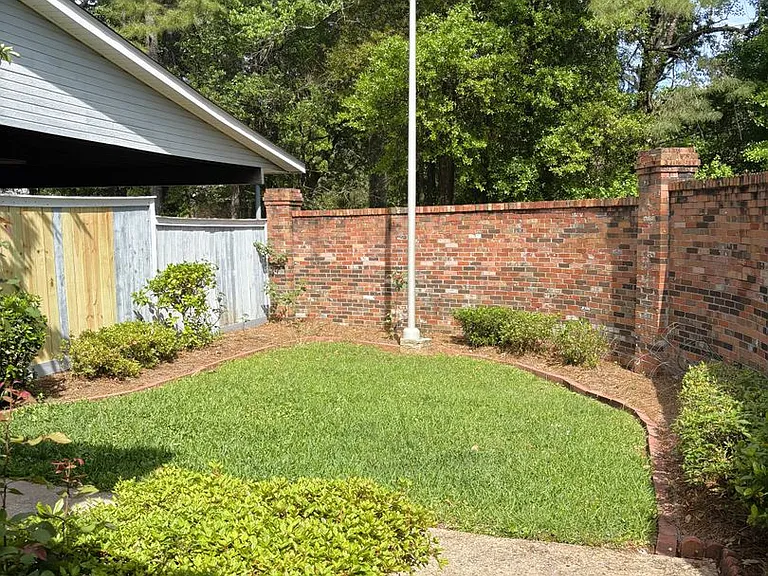 5900 Grelot Rd #101 — Photo 24