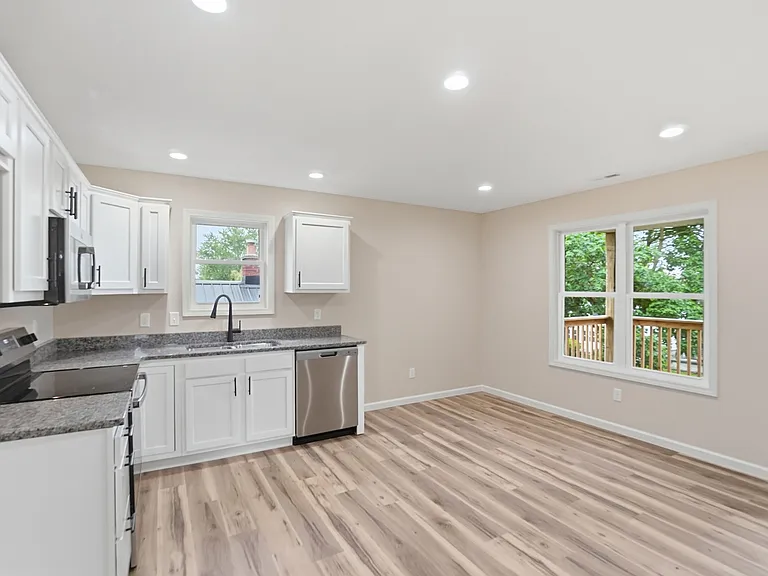 1626 Howell St #201 — Photo 10