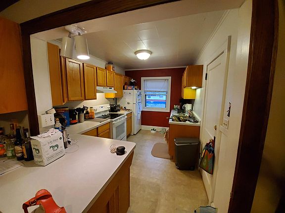 4th image of 1451 Saint Clair Ave #2