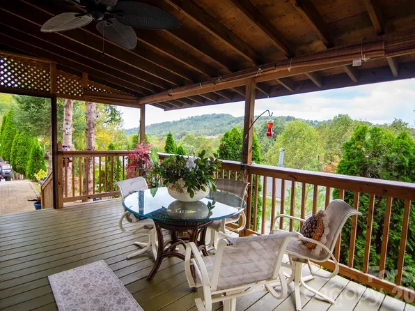 304 Golden Aster Rd, Swannanoa, NC 28778