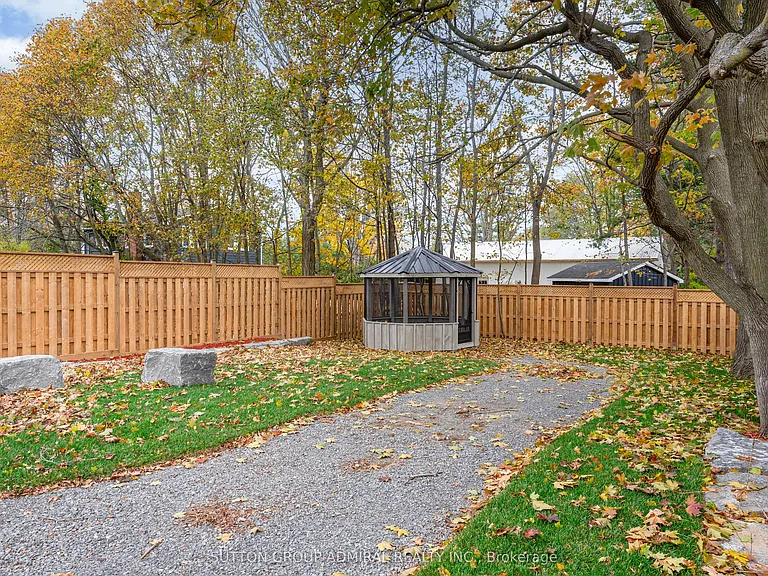 274 King St E #2 — Photo 16