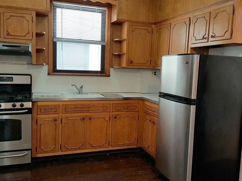 1st image of 2421 41st St APT 1R
