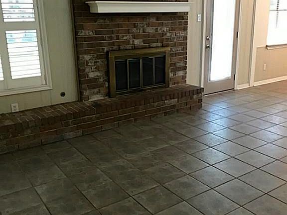 2nd image of 1607 Parkway Dr