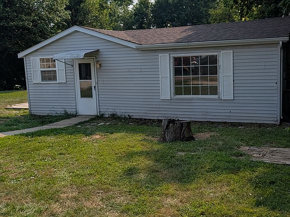 2nd image of 901 S Creve Coeur Ave #2