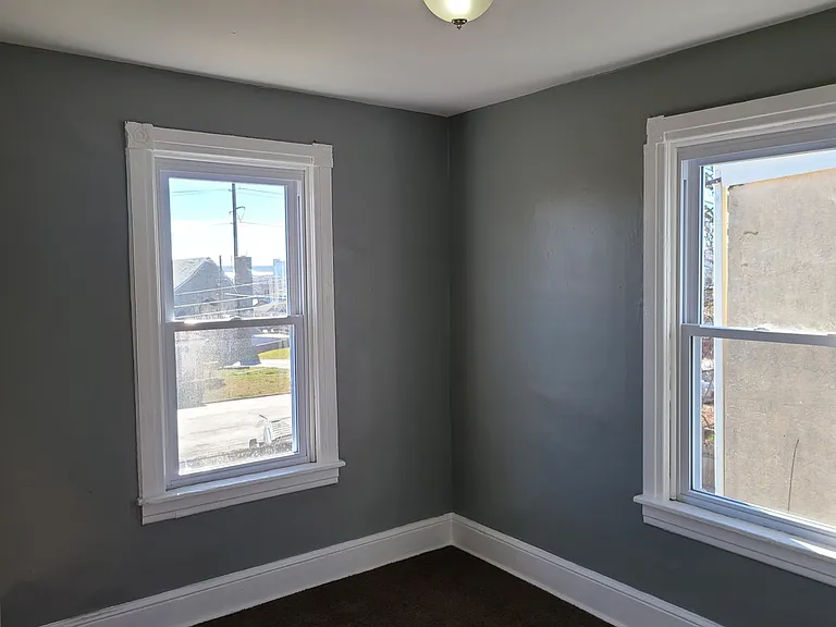 113 White Ave — Photo 8