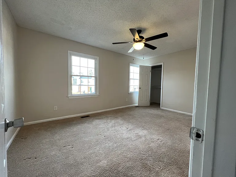 5559 Campus Dr — Photo 8